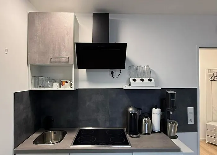 Modern With Parking شقة *