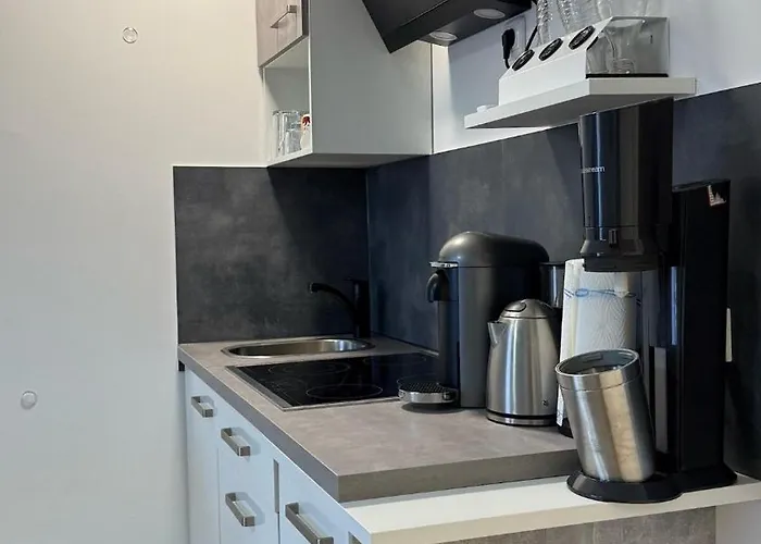 شقة Modern With Parking *