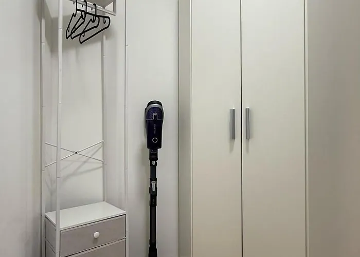 Modern With Parking شقة وبرتال