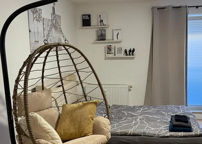 Modern With Parking شقة *