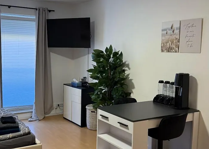 Modern With Parking شقة *